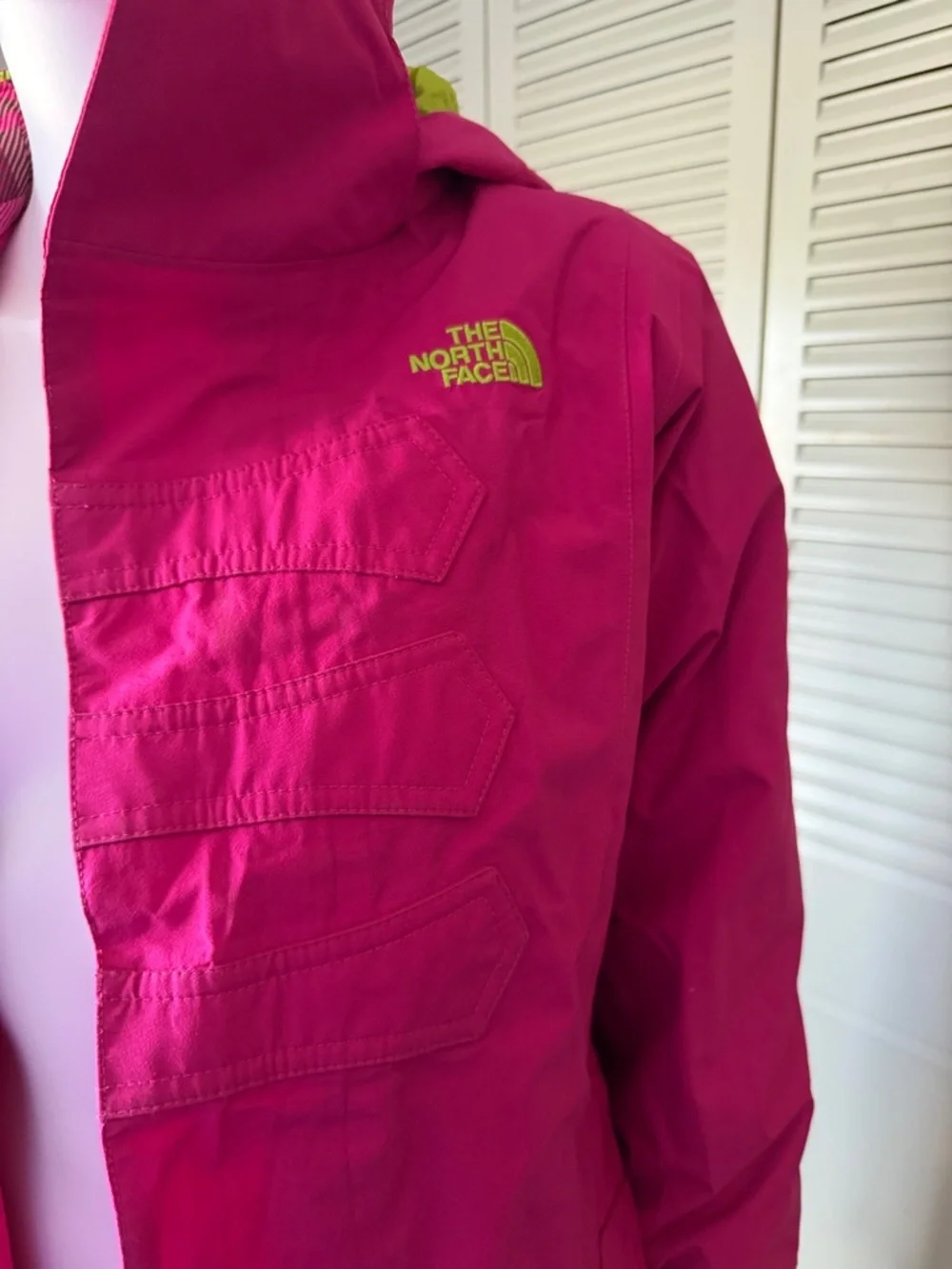 The northface Pink Puffer Jacket with Hood FULL Zip snow rain size Xl GIRL
